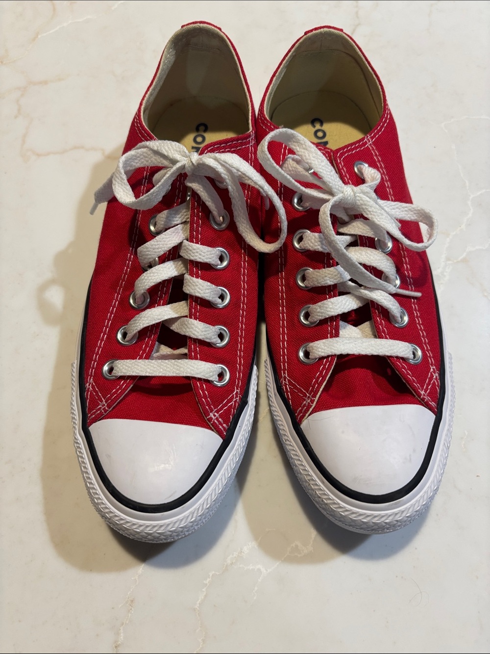 Converse Chuck Taylor All Star Red Canvas Low-Top Sneakers Men’s 6 Woman’s 8